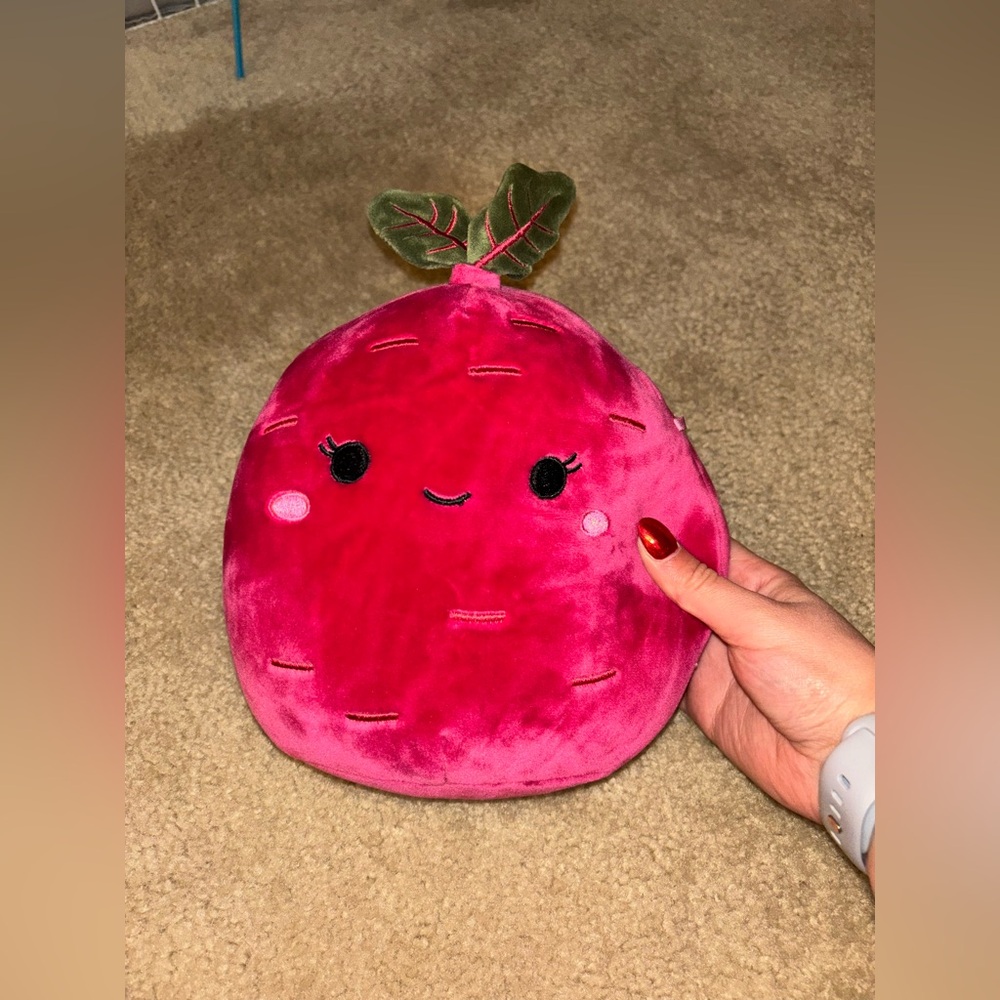 Beet squishmellow